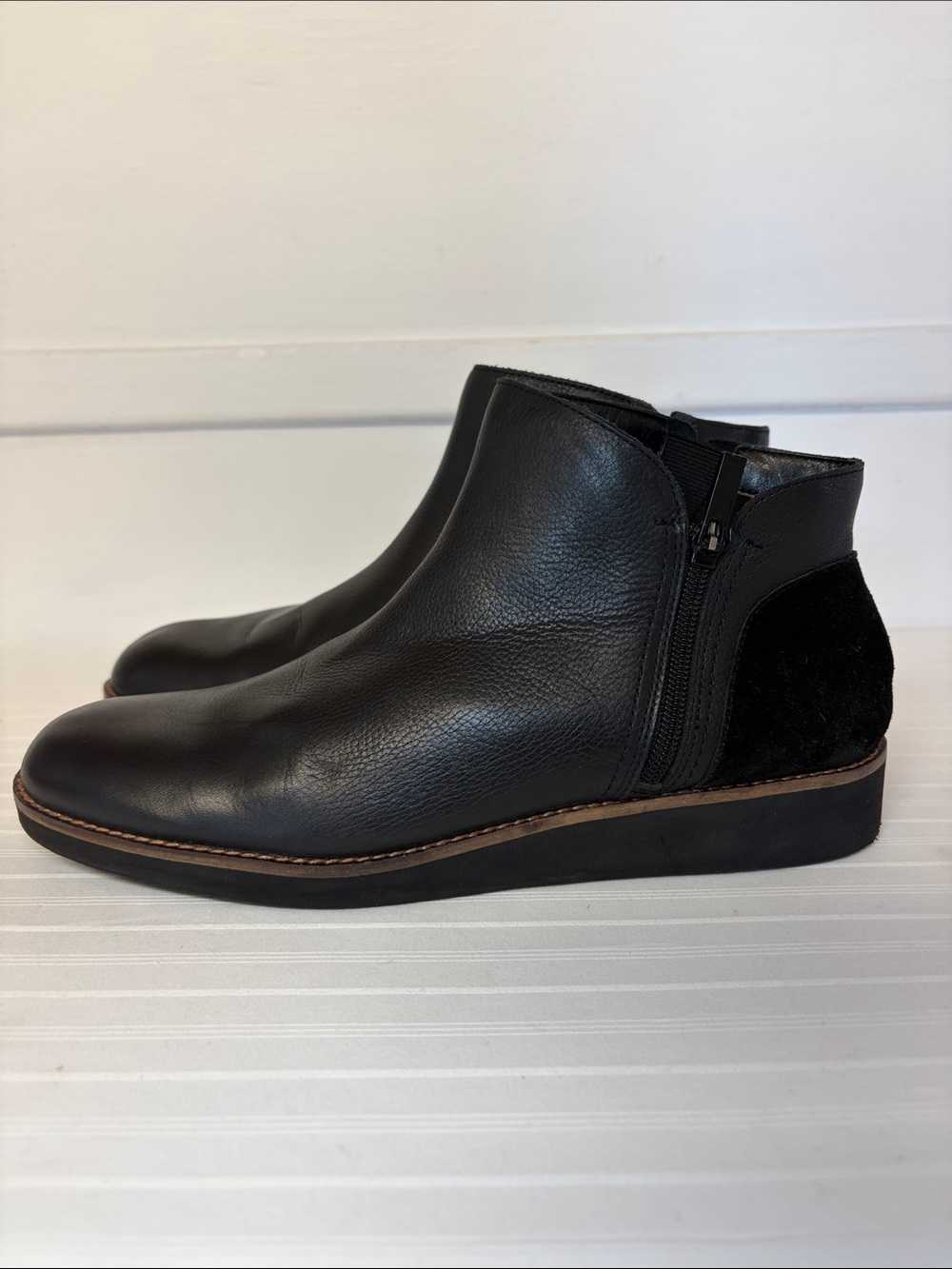 Softwalk Wesley Bootie in black suede and leather women’s size 11